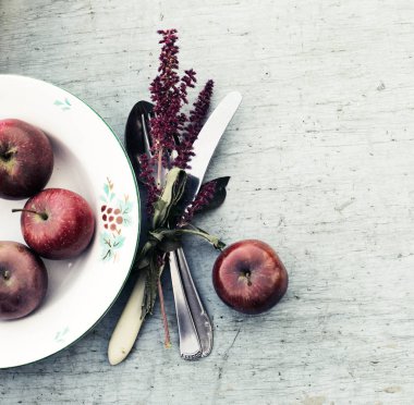 Şükran günü sofra ahşap arka plan üzerinde