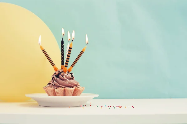 Torta Compleanno Con Candele Colore Vintage Spazio Copia — Foto Stock
