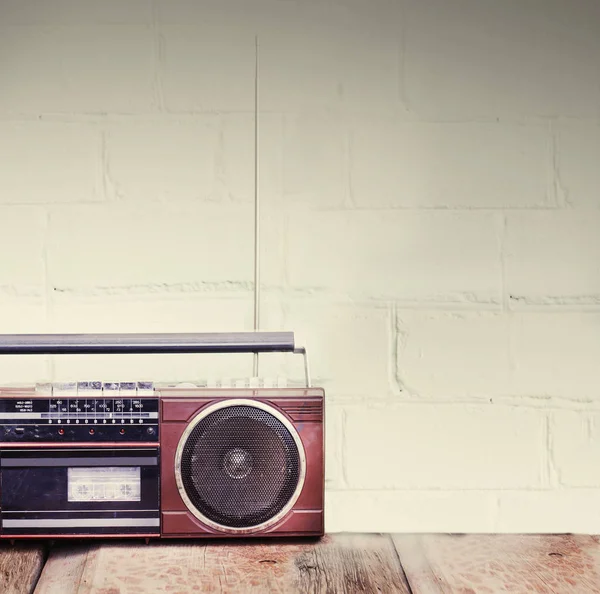 Retro Reproductor Radio Con Botones Antena Sobre Fondo Blanco — Foto de Stock