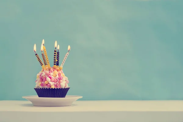 Торт День Рождения Свечами Винтажном Стиле Пространство Копирования — стоковое фото