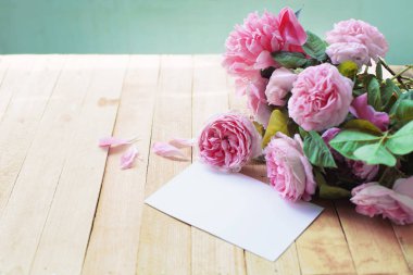 tebrik kartı ile buket güzel closeup görünümü 