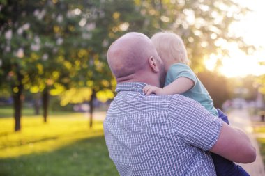 Baba ve oğul Park dikiz
