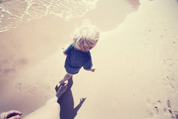 Gelukkig Peuter Jongen Waarop Zomer Resort Zandstrand Strand — Stockfoto