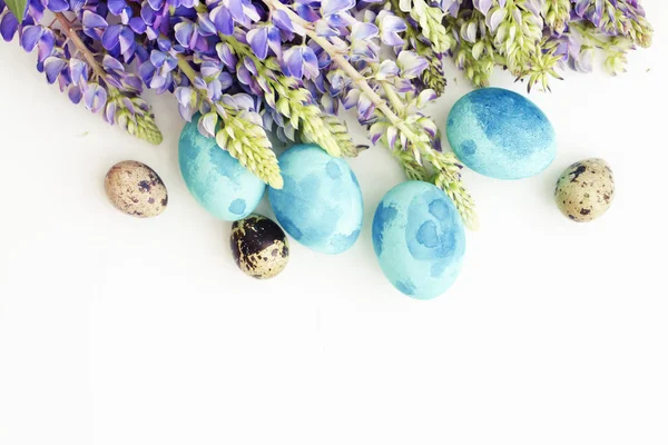 Vista Cerca Coloridos Huevos Pascua Pintados Con Flores Mesa — Foto de Stock