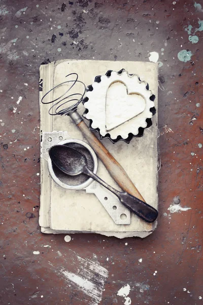 Хлібопекарське Ручне Обладнання Старій Старовинній Кулінарній Книзі — стокове фото