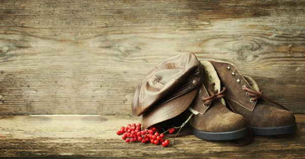 Botas Vintage Viejas Sucias Sobre Una Superficie Madera Oxidada Con — Foto de Stock