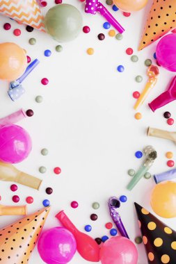 renkli Doğum günü partisi şeyler üstten görünüm