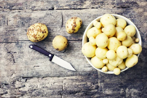 Bowl Peeled Potato Knife Wooden Background — Stock Photo, Image