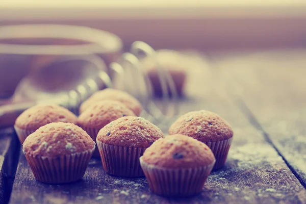 Cupcake Forno Appetitosi Sul Tavolo Legno — Foto Stock