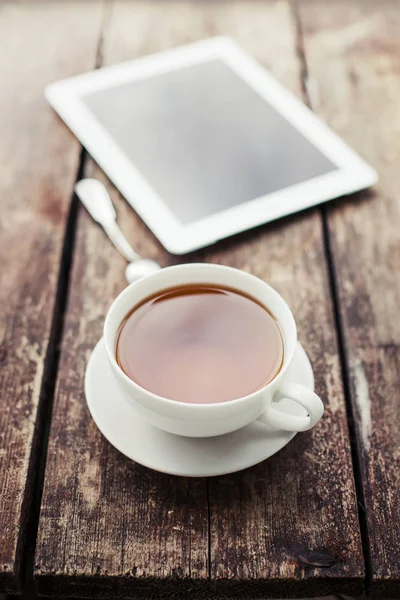 Cup Tea Digital Tablet Wooden Surface — Stock Photo, Image