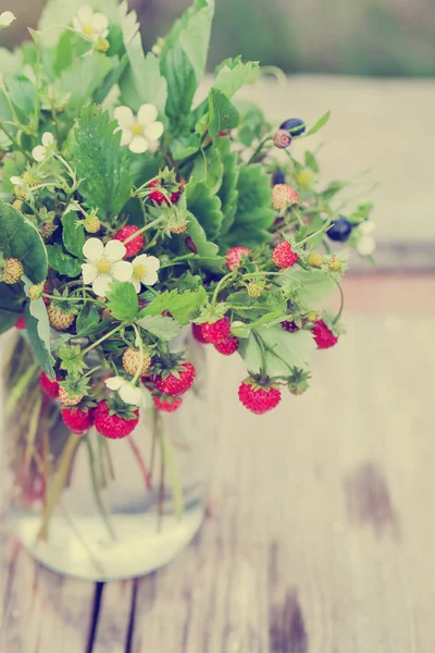 Fresh Bunch Wild Strawberries Blueberries Leaves Blossom Vase — Stock Photo, Image