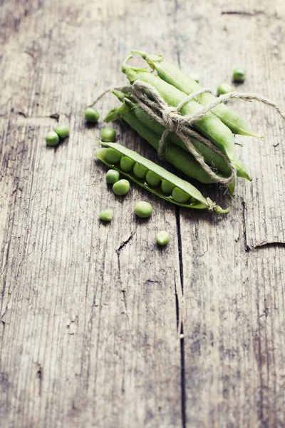 Top View Green Peas Wooden Background — Stock Photo, Image