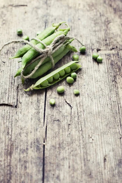 Top View Green Peas Wooden Background — Stock Photo, Image