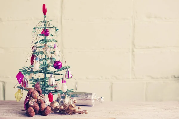 Vista Close Abeto Colorido Artificial Com Decorações Natal Vintage — Fotografia de Stock