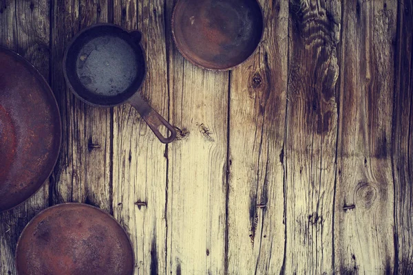 Pohled Shora Smažené Pan Náčiní Dřevěné Pozadí Kuchyně Koncepce — Stock fotografie