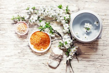 spa gevşemek için renkli tuz üstten görünüm