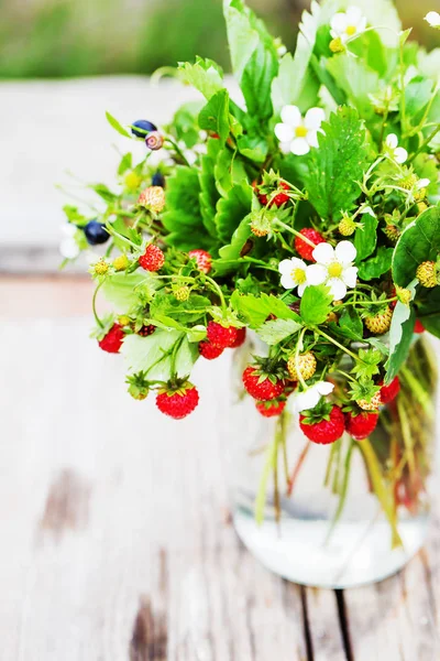Fresh Bunch Wild Strawberries Blueberries Leaves Blossom Vase — Stock Photo, Image