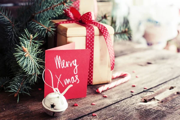 Vista Primer Plano Los Regalos Navidad Envueltos Con Decoraciones Navideñas —  Fotos de Stock