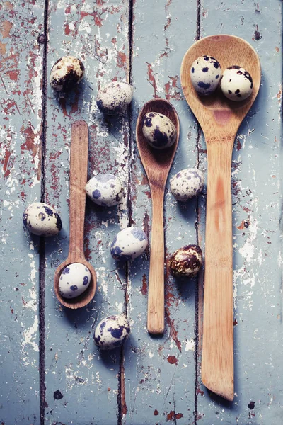 Top View Quail Eggs Wooden Spoons Rustic Wood Surface — Stock Photo, Image