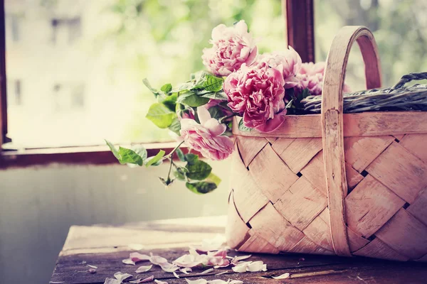 Fresh Peonies Leaves Basket Wooden Table — Stock Photo, Image