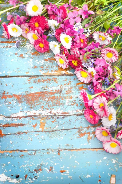 Colorful Wild Flowers Weathered Wooden Background — Stock Photo, Image