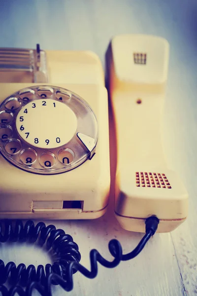 Fechar Retro Vintage Telefone Mesa Madeira — Fotografia de Stock