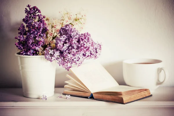 Purple Lilac Open Book White Cup Tea — Stock Photo, Image