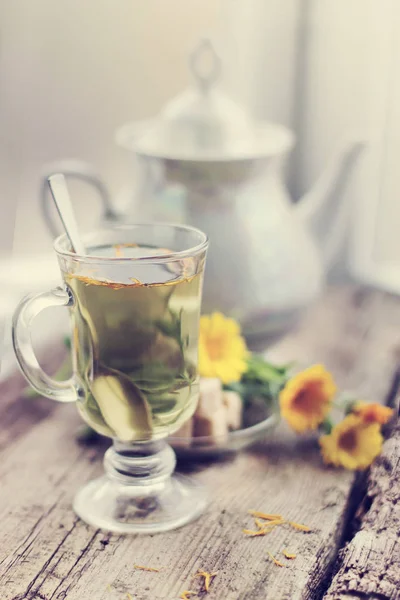 Taze Çay Bardağı Esmer Şeker Ile Görünümünü Portre — Stok fotoğraf