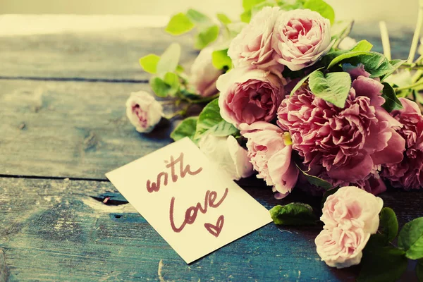 Close Beeld Van Pioenrozen Bloemen Harten Uitnodiging Voor Valentijn — Stockfoto