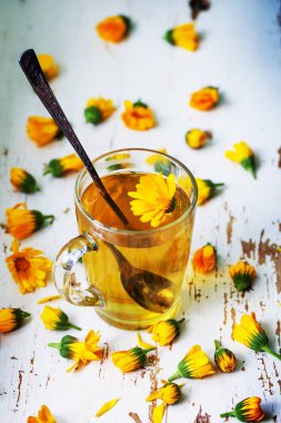 Masada güzel Kupası'nda iştah açıcı bitkisel çay