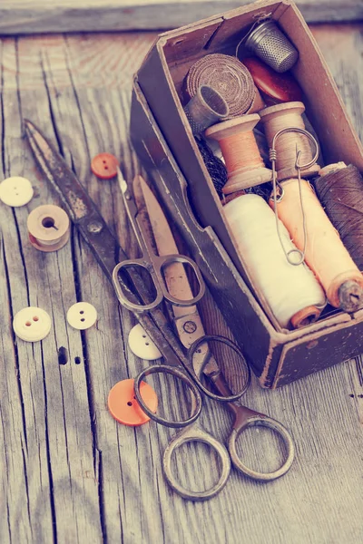 Ferramentas Costura Vintage Mesa Madeira — Fotografia de Stock