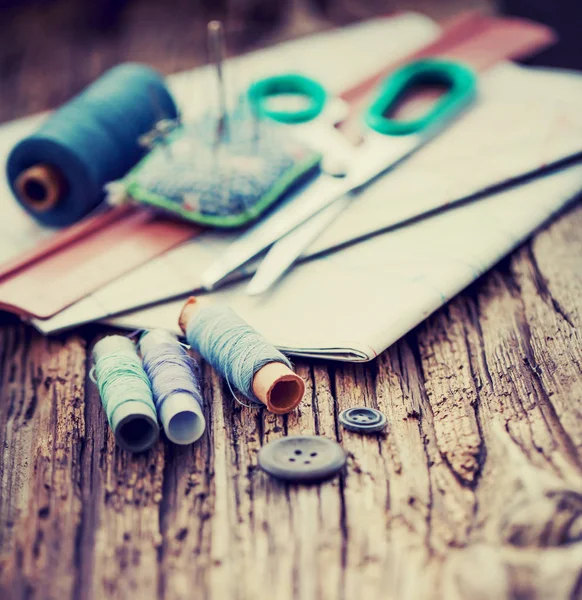 Vintage Sewing Tools Wooden Table — Stock Photo, Image