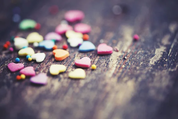 Kleurrijke Romantische Harten Houten Achtergrond — Stockfoto