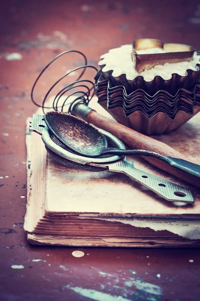 Equipo Manual Panadería Libro Antiguo Vendimia Mesa Madera — Foto de Stock