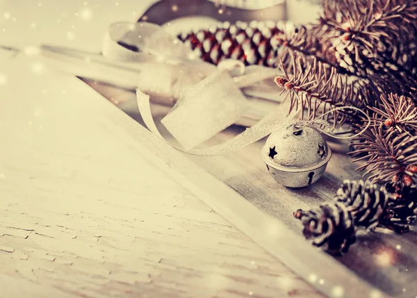 Vista Cerca Las Decoraciones Navidad Estilo Vintage Sobre Fondo Madera — Foto de Stock