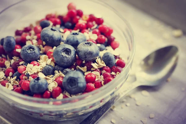 Closeup View Bowl Oatmeal Flakes Berries — Stock Photo, Image