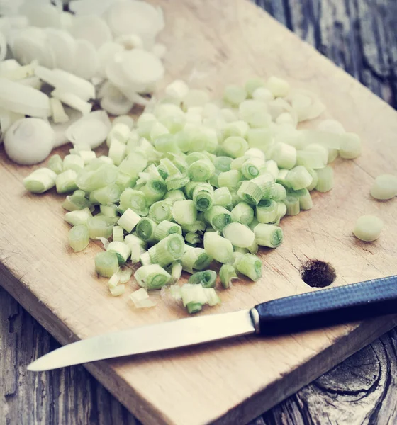 Green Onion Chalkboard Knife Wooden Background — Stock Photo, Image