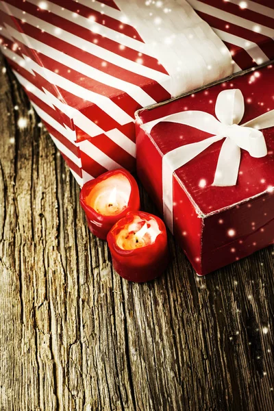 休日の装飾に包まれたクリスマスのギフトのクローズ アップ ビュー — ストック写真