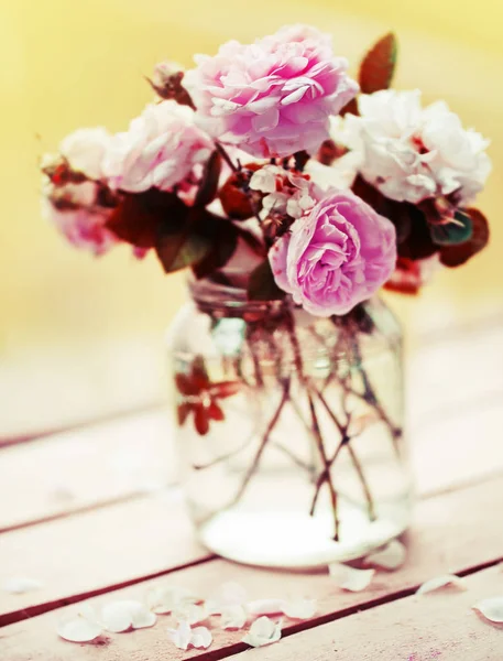 Bouquet Pink White Peony Roses Vase Garden Wooden Table — Stock Photo, Image