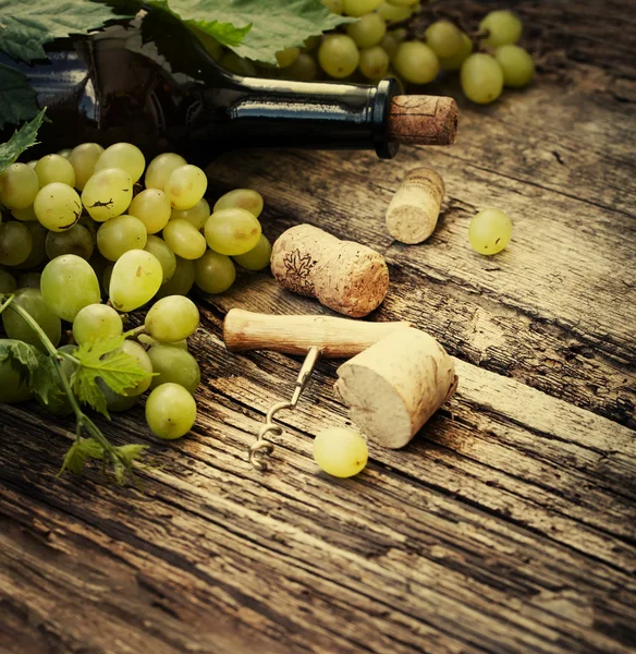 Bottle Wine Grape Corks Wooden Table — Stock Photo, Image