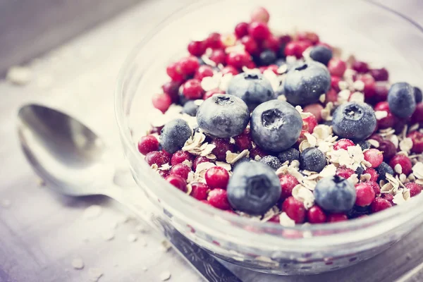 Closeup View Bowl Oatmeal Flakes Berries — Stock Photo, Image