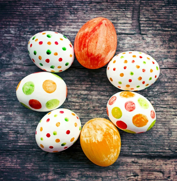 Primo Piano Vista Colorate Uova Pasqua Dipinte Sfondo Legno — Foto Stock