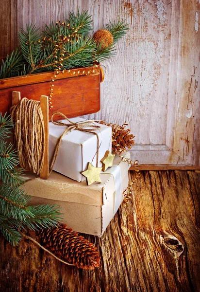 Detailní Pohled Zabalené Vánoční Dárky Sváteční Dekorace — Stock fotografie