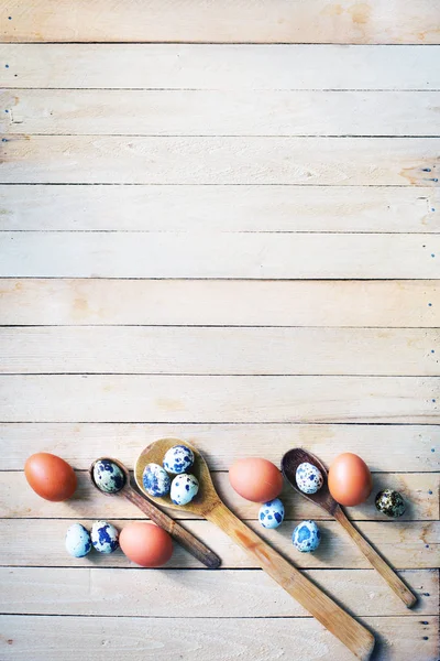Multicolored Big Small Easter Eggs Spoons Wooden Surface — Stock Photo, Image