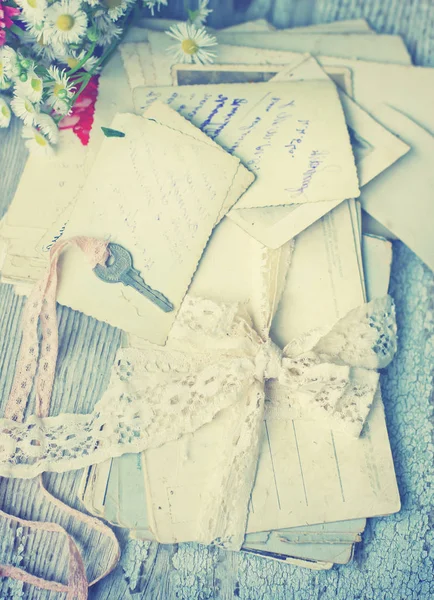 Papiers Grungy Vintage Avec Ruban Dentelle Élégant Fleurs Clé — Photo