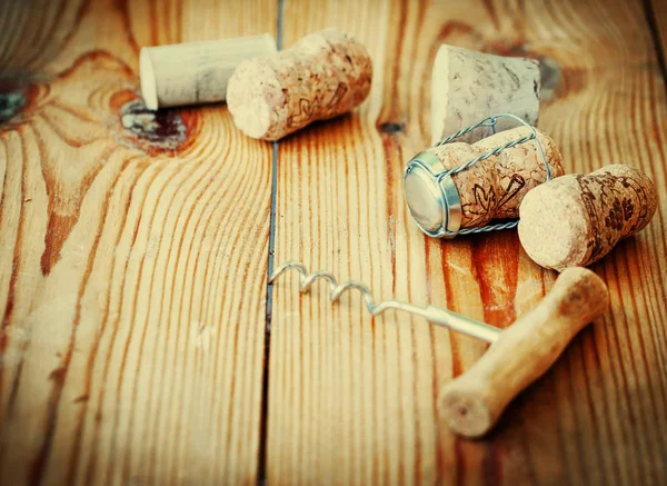 Weinkorken Auf Holztisch — Stockfoto