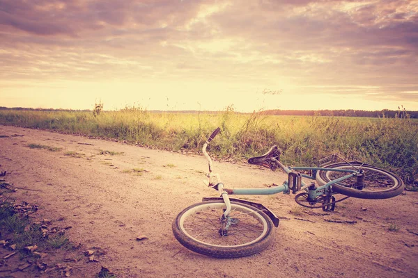 Vintage Bicycle Dirt Road Field — Stock Photo, Image