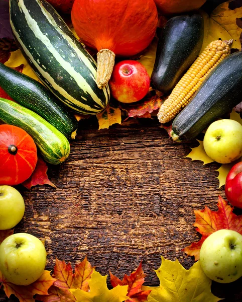 Top View Autumn Leaves Different Vegetables Wooden Table — Stock Photo, Image