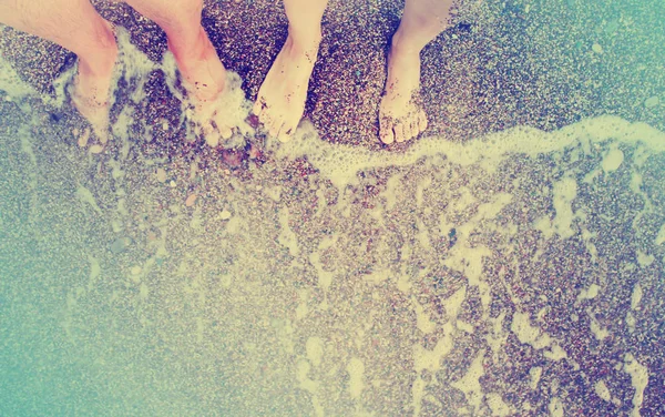 Weergave Van Lage Hoek Van Vrouwelijke Blote Voeten Zand Strand — Stockfoto