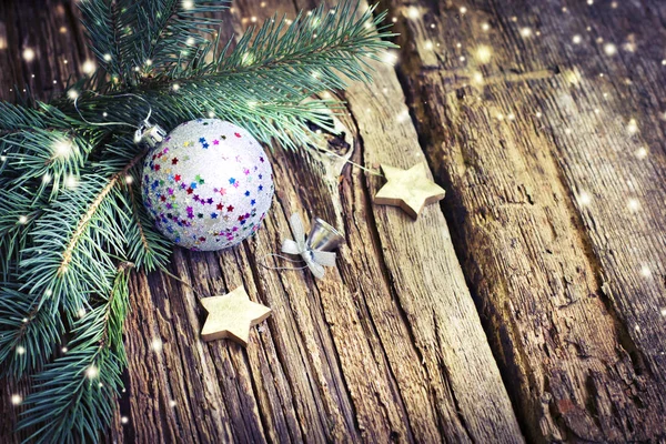 Brillante Adorno Navidad Con Estrellas Mesa Madera Vintage —  Fotos de Stock